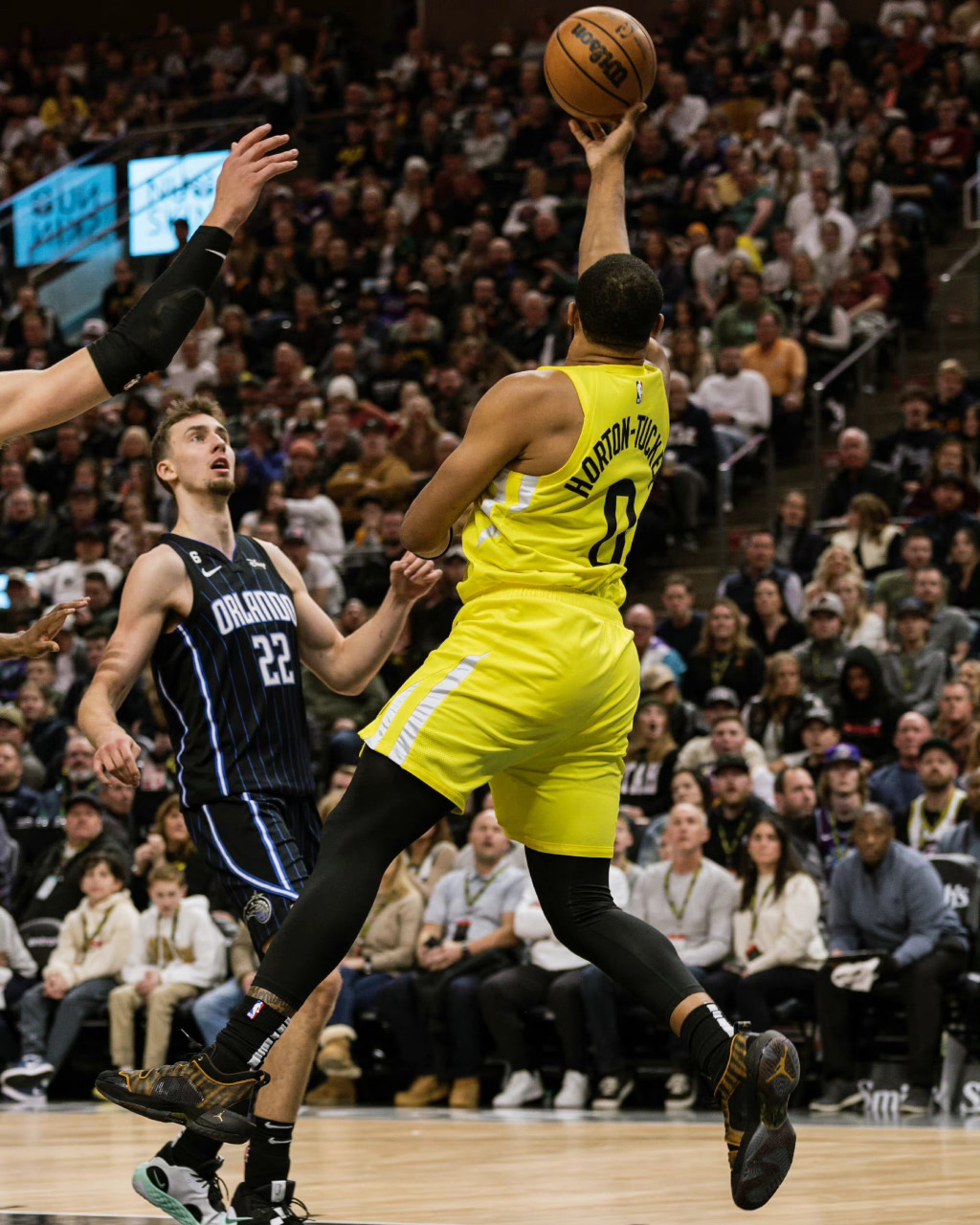 瓦伦西亚关键时刻扳平良机；志在NBA常规赛名次提升；压力陡增；心理建设被强调的简单介绍