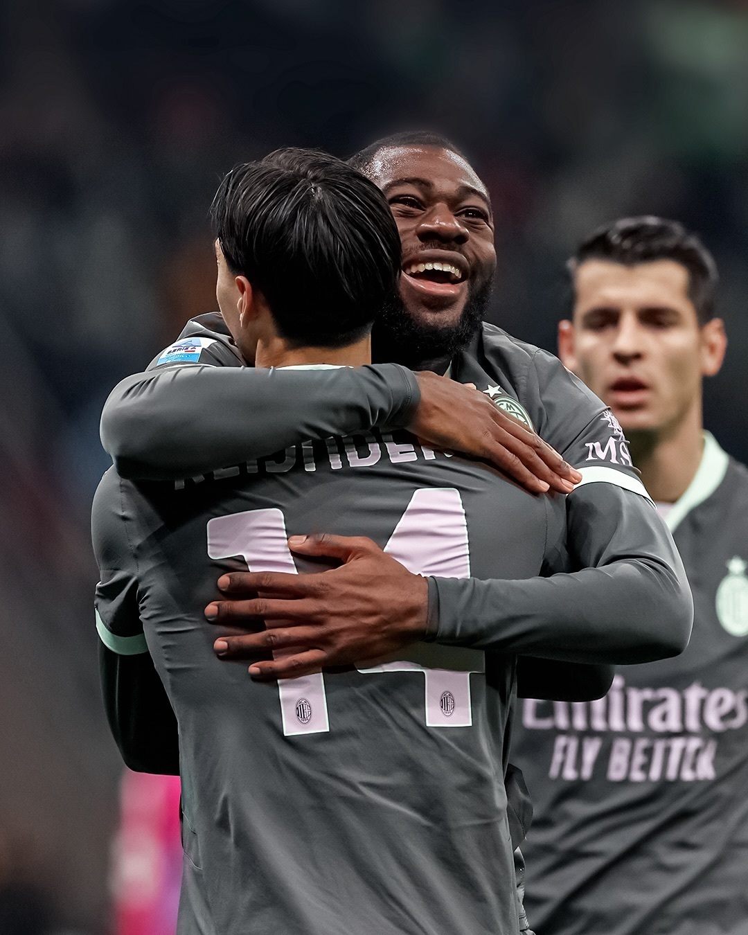 包含转会期AC米兰备战意大利杯，回应争议细节曝光，震撼外界，赛程密集仍需轮换的词条