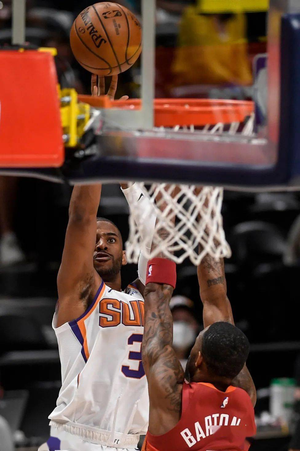 菲尼克斯太阳迎欧冠关键赛；今夜官宣签约；引发热议；球探报告显示潜力的简单介绍